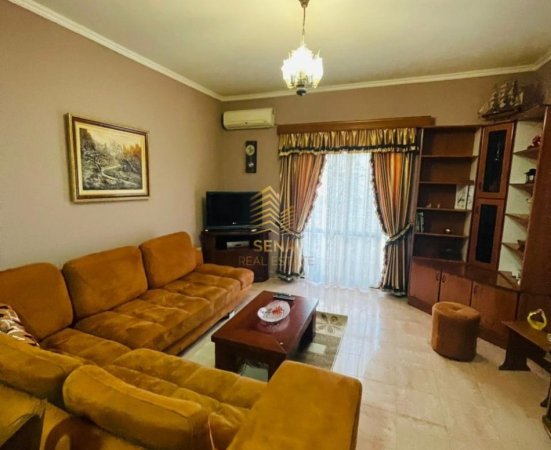 Tirane, jepet me qera Vile 2+1+Ballkon Kati 2, 100 m² 500 € (Rruga Ferit Xhajko)