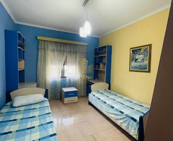 Tirane, jepet me qera Vile 2+1+Ballkon Kati 2, 100 m² 500 € (Rruga Ferit Xhajko)
