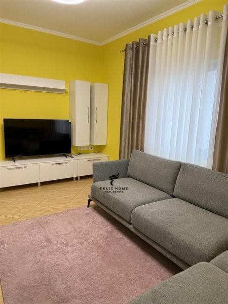 Tirane, jepet me qera apartament 2+1+Ballkon Kati 3, 95 m² 600 € (DON BOSKO)