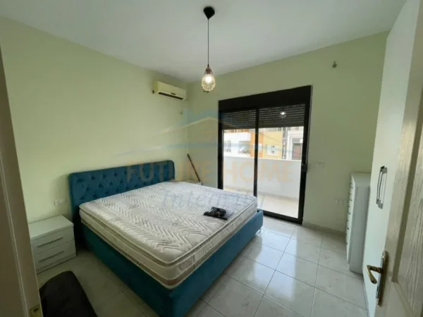 Tirane, jepet me qera apartament 2+1+Ballkon Kati 7, 100 m² 450 € (Unaza e Re)