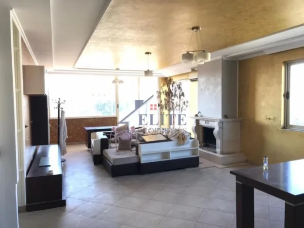 Tirane, shitet Vile 2 Katshe Kati 2, 550 m² 250.000 € (Kamez)