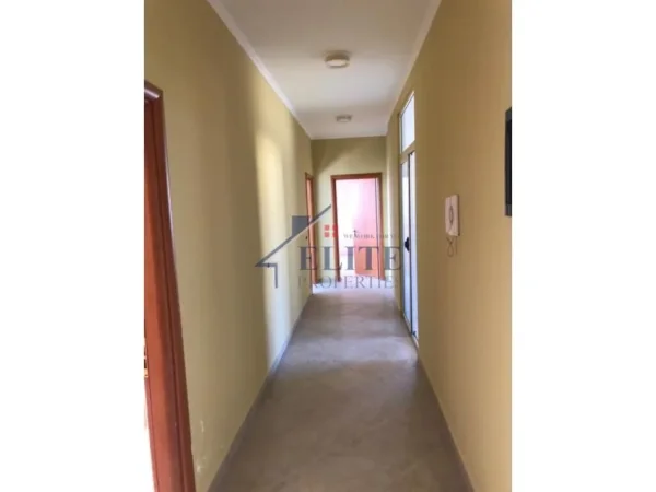 Tirane, shitet Vile 2 Katshe Kati 2, 550 m² 250.000 € (Kamez)