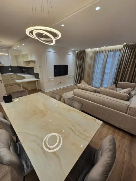 shitet , 130 m² 260.000 €