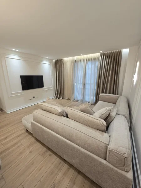 shitet , 130 m² 260.000 €