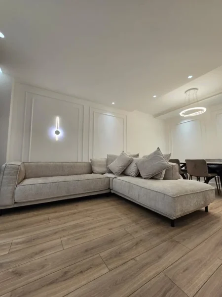 shitet , 130 m² 260.000 €