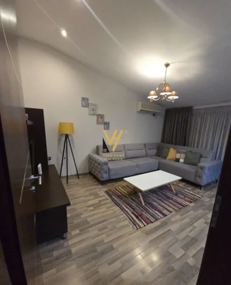Tirane, jepet me qera apartament 1+1+Ballkon Kati 4, 73 m² 650 € (BLLOK)