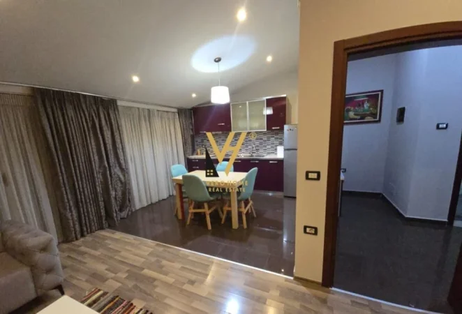 Tirane, jepet me qera apartament 1+1+Ballkon Kati 4, 73 m² 650 € (BLLOK)