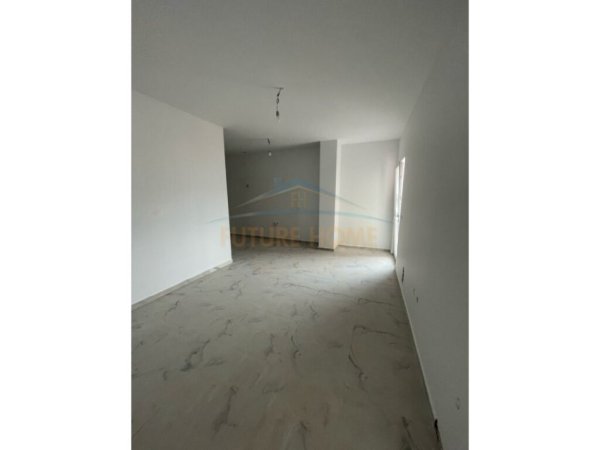 Tirane, shitet apartament 1+1 Kati 8, 75 m² 124.000 € (Dritan Hoxha)
