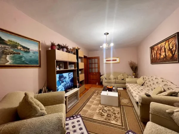 Tirane, shitet apartament 4+1+Ballkon Kati 2, 116 m² 235.000 € (Myslym Shyri)