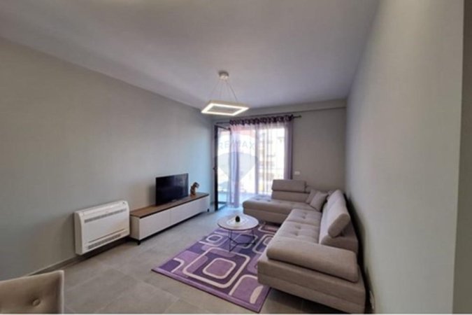 Tirane, jepet me qera apartament 2+1+Ballkon Kati 5, 111 m² 750 € 
