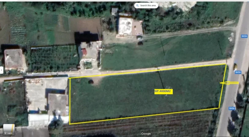 Tirane, Shitet Tokë/Truall, sipërfaqe 3'850 m², me Cmim 155 euro €/m2, neto në Pezë-Helmës-Ndroq- Plepa Durrës, pranë Urës Beshirit, 8-km nga Tirana, buzë rrugës / aksit nacional SH.56 Tiranë - Kombinat - Ndroq - Plepa, në krahun e djathtë drejtimi Tirane- Ura Beshirit Ndroq. .