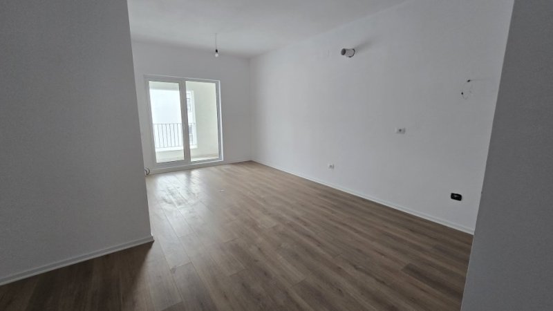 Tirane, jepet me qera apartament 2+1+Ballkon Kati 7, 90 m² 350 € (KOMPLEKSI KAIMI)