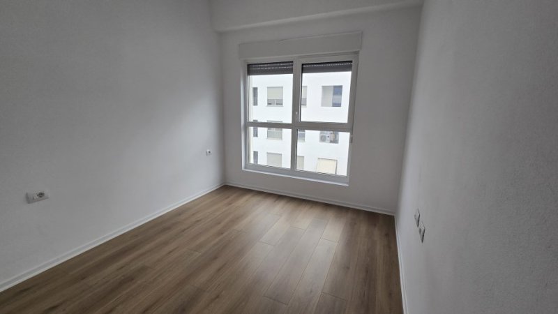 Tirane, jepet me qera apartament 2+1+Ballkon Kati 7, 90 m² 350 € (KOMPLEKSI KAIMI)