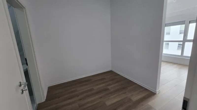 Tirane, jepet me qera apartament 2+1+Ballkon Kati 7, 90 m² 300 € (KOMPLEKSI KAIMI)