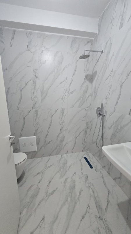 Tirane, jepet me qera apartament 2+1+Ballkon Kati 7, 90 m² 350 € (KOMPLEKSI KAIMI)