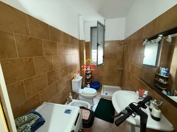 Vlore, shitet apartament 2+1+Ballkon Kati 6, 78 m² 115.000 € (Rruga Gjergj Kastrioti)