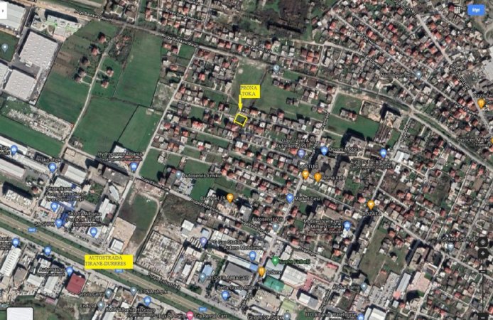 Tirane, Shitet Truall , sipërfaqe 500 m², Cmimi  55'000 € , në krahun e djathtë të Autostradës Tiranë-Durrës, në rrugën dytësore drejtimi i QTU-së, me kthim djathtas tek Skoda & Porsche Albania, rrethe 500m larg, ose 250m mbrapa mobileri Ardenos, Fushë-Mëzes Tiranë