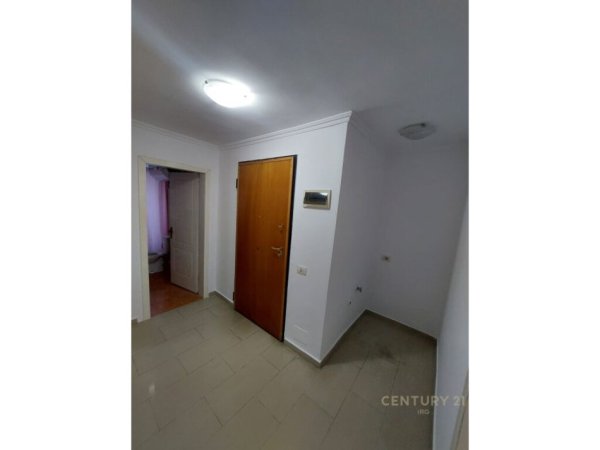 Tirane, shes apartament 2+1+Aneks+Ballkon Kati 2, 75 m² 188.000 € (Rruga e Kavajes)