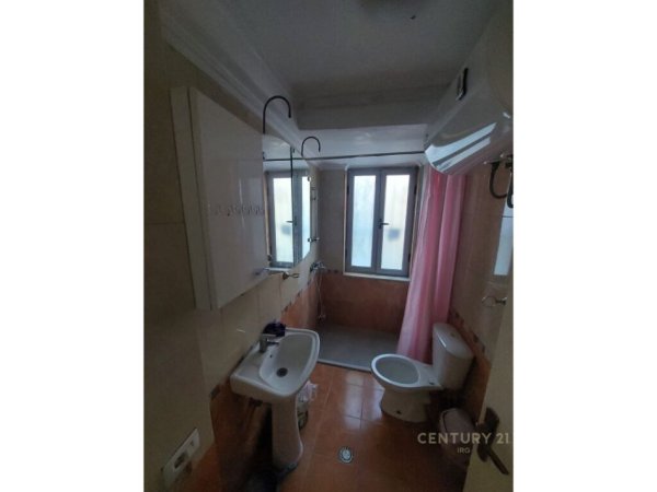 Tirane, shes apartament 2+1+Aneks+Ballkon Kati 2, 75 m² 188.000 € (Rruga e Kavajes)