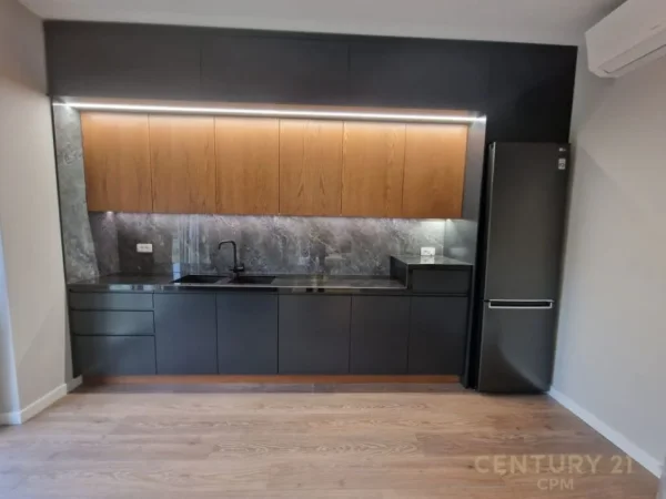 Tirane, jap me qera apartament 2+1+2+POST PARKIMI , 96 m² 1.100 € (Liqeni i Thatë)