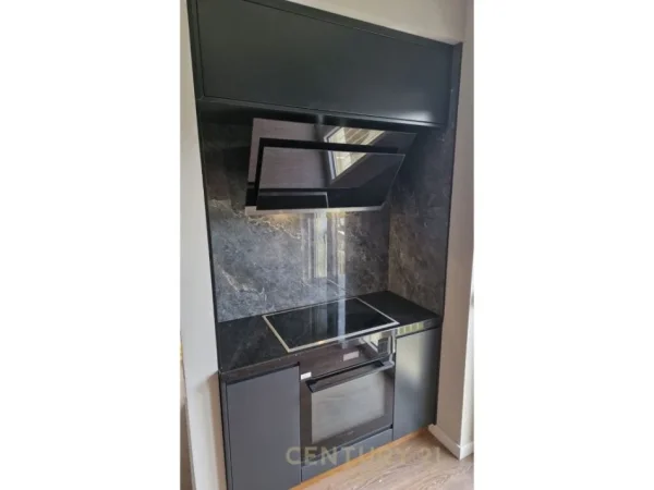 Tirane, jap me qera apartament 2+1+2+POST PARKIMI , 96 m² 1.100 € (Liqeni i Thatë)