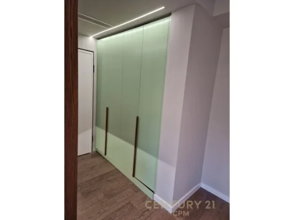 Tirane, jap me qera apartament 2+1+2+POST PARKIMI , 96 m² 1.100 € (Liqeni i Thatë)