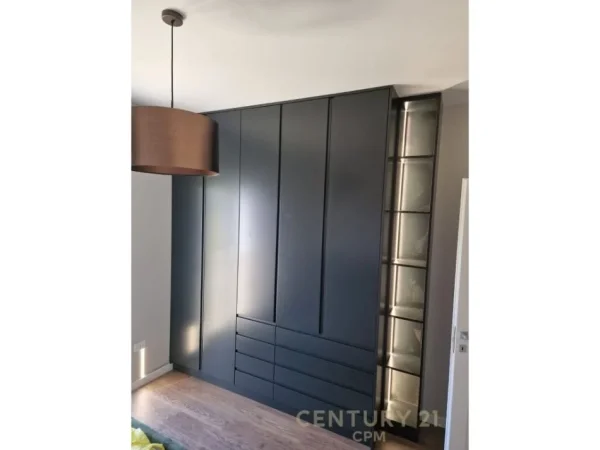 Tirane, jap me qera apartament 2+1+2+POST PARKIMI , 96 m² 1.100 € (Liqeni i Thatë)