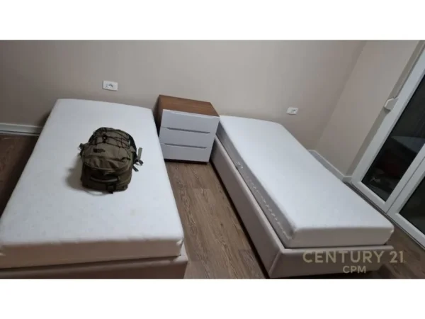 Tirane, jap me qera apartament 2+1+2+POST PARKIMI , 96 m² 1.100 € (Liqeni i Thatë)