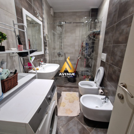 Tirane, jepet me qera apartament 2+1+Ballkon Kati 3, 90 m² 800 € (irfan tomini)