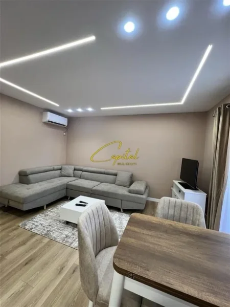 Tirane, jepet me qera apartament 2+1 Kati 4, 70 m² 800 € (STADIUMI DINAMO)