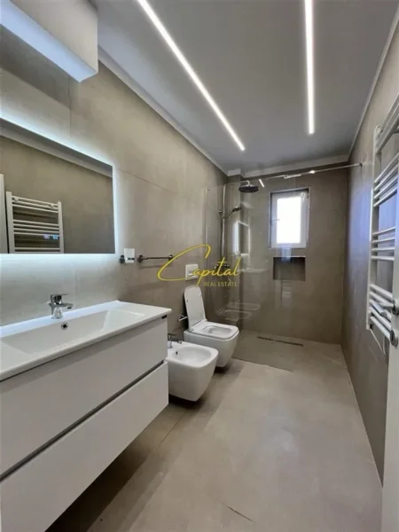 Tirane, jepet me qera apartament 2+1 Kati 4, 70 m² 800 € (STADIUMI DINAMO)