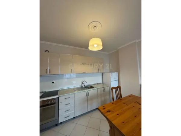 Tirane, jepet me qera apartament 2+1 Kati 3, 100 m² 400 € (Astiri)