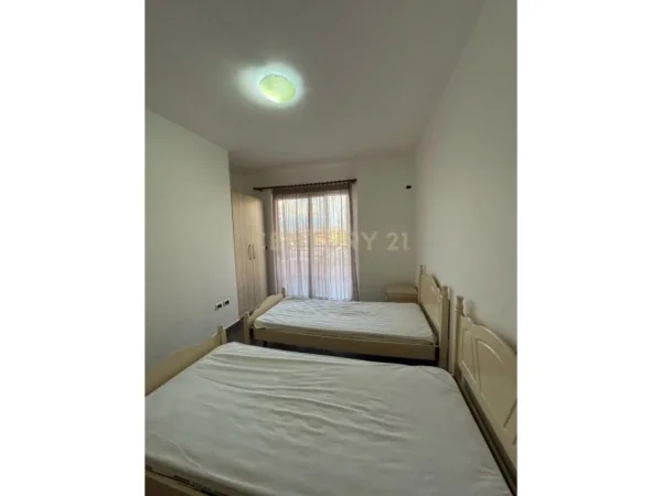 Tirane, jepet me qera apartament 2+1 Kati 3, 100 m² 400 € (Astiri)