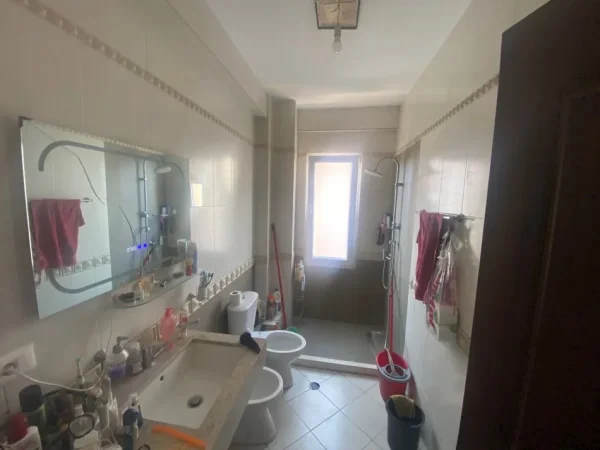 Tirane, shitet 3+1+Aneks+Ballkon Kati 4, 126 m² 180.000 € (Selite, prane Euro 3D)