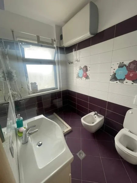 Tirane, jepet me qera apartament 3+1+Aneks+Ballkon Kati 6, 135 m² 1.200 € (kopshti zoologjik)