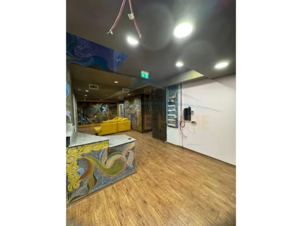 JEPET ME QERA AMBJENT BIZNESI PER PER ESTETIKE,SPA ETJ TEK 21DHJETORI