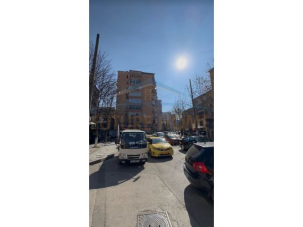 SHITET APARTAMENT 2+1 STACIONI I FUNDIT I TIRANES SE RE