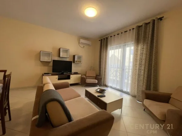 Tirane, jepet me qera 1+1 Kati 3, 70 m² 550 € (Kopshti Botanik)