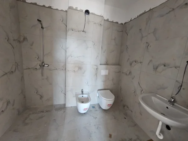 Tirane, shitet apartament 2+1 Kati 4, 117 m² 258.000 € (PAZARI RI)