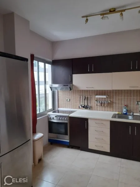 Tirane, jepet me qera apartament 2+1+Ballkon Kati 2, 90 m² 500 € (RRUGA E ELBASANIT)
