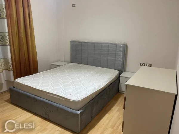 Tirane, jepet me qera apartament 2+1+Ballkon Kati 2, 90 m² 500 € (RRUGA E ELBASANIT)