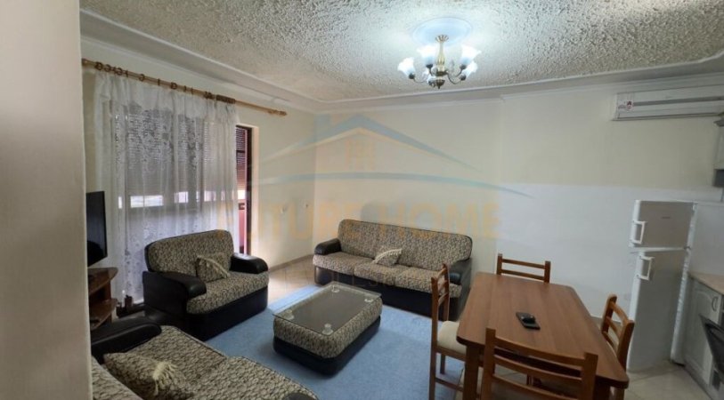 ALF45616 Tirane, jepet me qera apartament 1+1 Kati 5, 58 m² 350 € (Kinostudio)