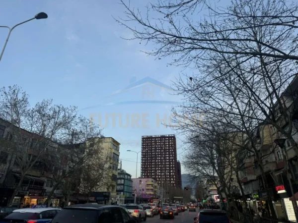 AMBJENT BIZNESI PER SHITJE RRUGA E KAVAJES