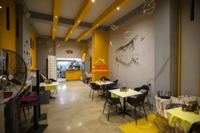 Vlore, shitet bar-resorant Kati 0, 73 m² 60.000 € (Rruga Murat Tërbaçi)