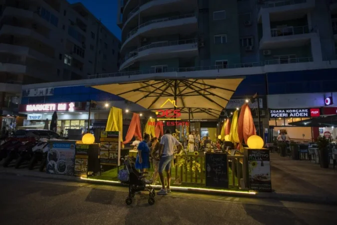 Vlore, shitet bar-resorant Kati 0, 73 m² 60.000 € (Rruga Murat Tërbaçi)