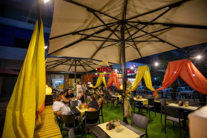 Vlore, shitet bar-resorant Kati 0, 73 m² 60.000 € (Rruga Murat Tërbaçi)