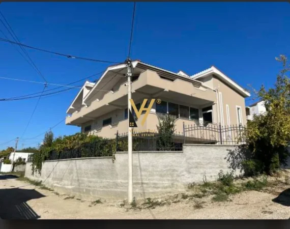 Durres, shitet Vile 3 Katshe Kati 0, 720 m² 250.000 € (RRUGA ARAPAJ)