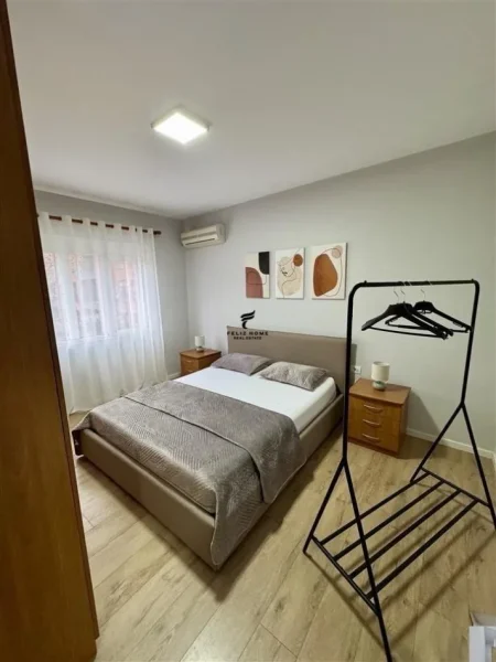 Tirane, jepet me qera apartament 1+1+Ballkon Kati 5, 68 m² 650 € (MYSLYM SHYRI)