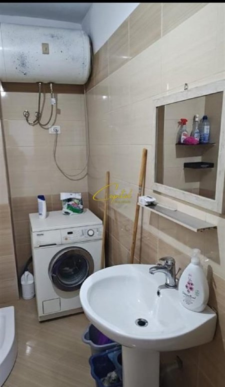 Tirane, jepet me qera apartament 1+1 Kati 3, 65 m² 450 € (ish dogana)