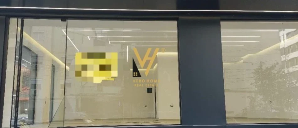 Tirane, shitet dyqan Kati 0, 90 m² 470.000 € (SQUARE 21)